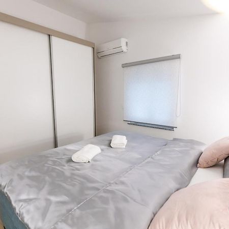 Apartman Laura Vir Eksteriør bilde