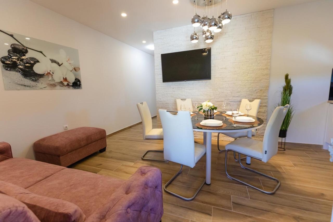 Apartman Laura Vir Eksteriør bilde