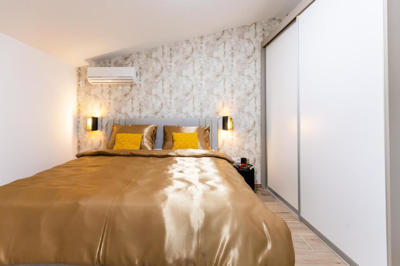 Apartman Laura Vir Eksteriør bilde